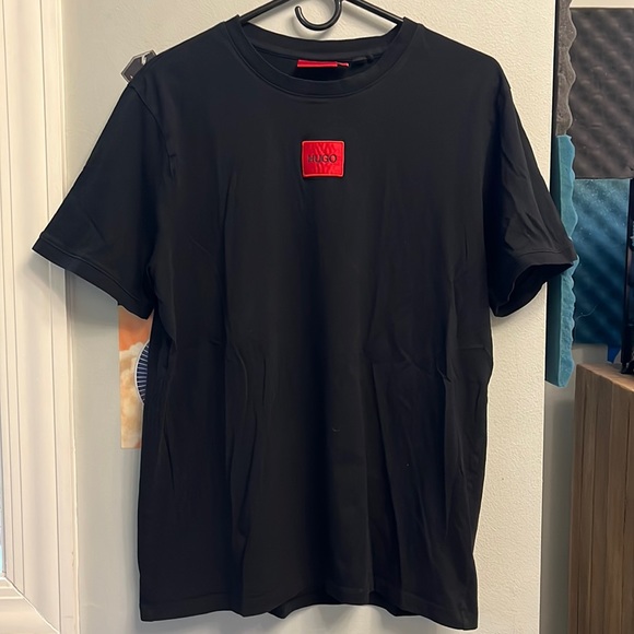 Black Hugo Boss T-Shirt with square logo - Picture 1 of 3